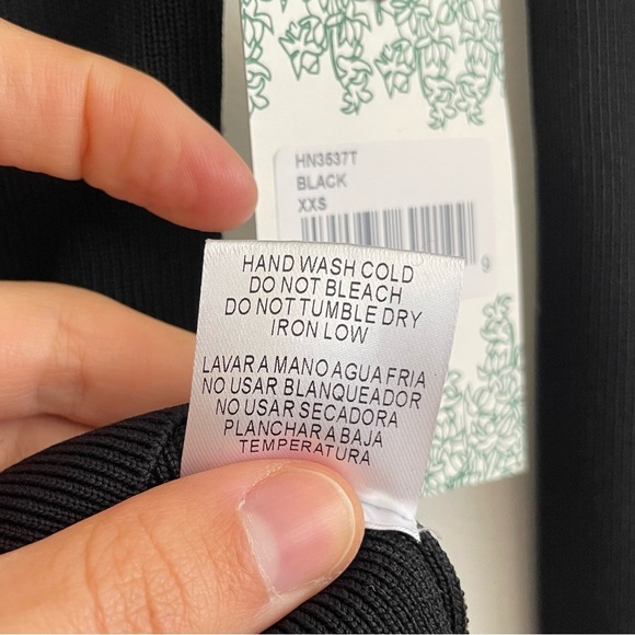 New NWT Tuckernuck Hyacinth House black knit off the shoulder Adrianna top XXS - Picture 11 of 16